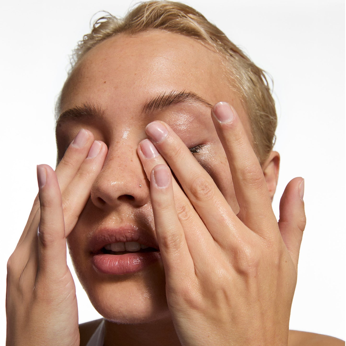 the-bestselling-intro-to-great-skin-h7 MysteryBundle_Model_2000x2000_8c068f88-8954-45a2-bafe-e122a0319042.jpg