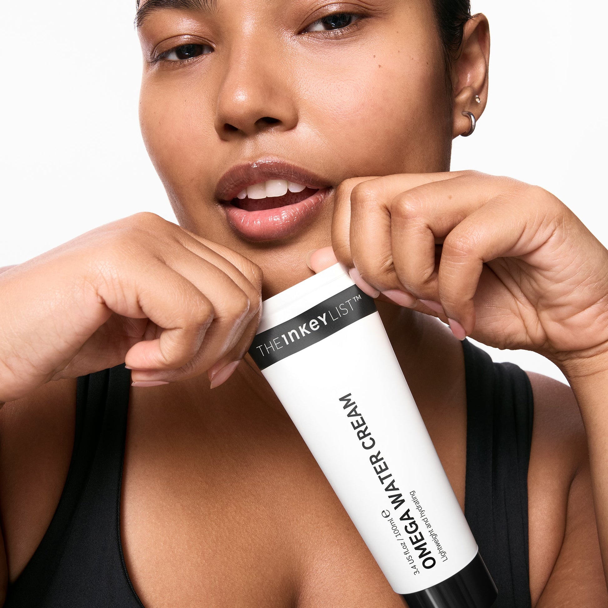supersize-omega-water-cream-duo-b2 03_KAFFYA_07_HOLDING_OMEGA_SUPERSIZE_001.jpg