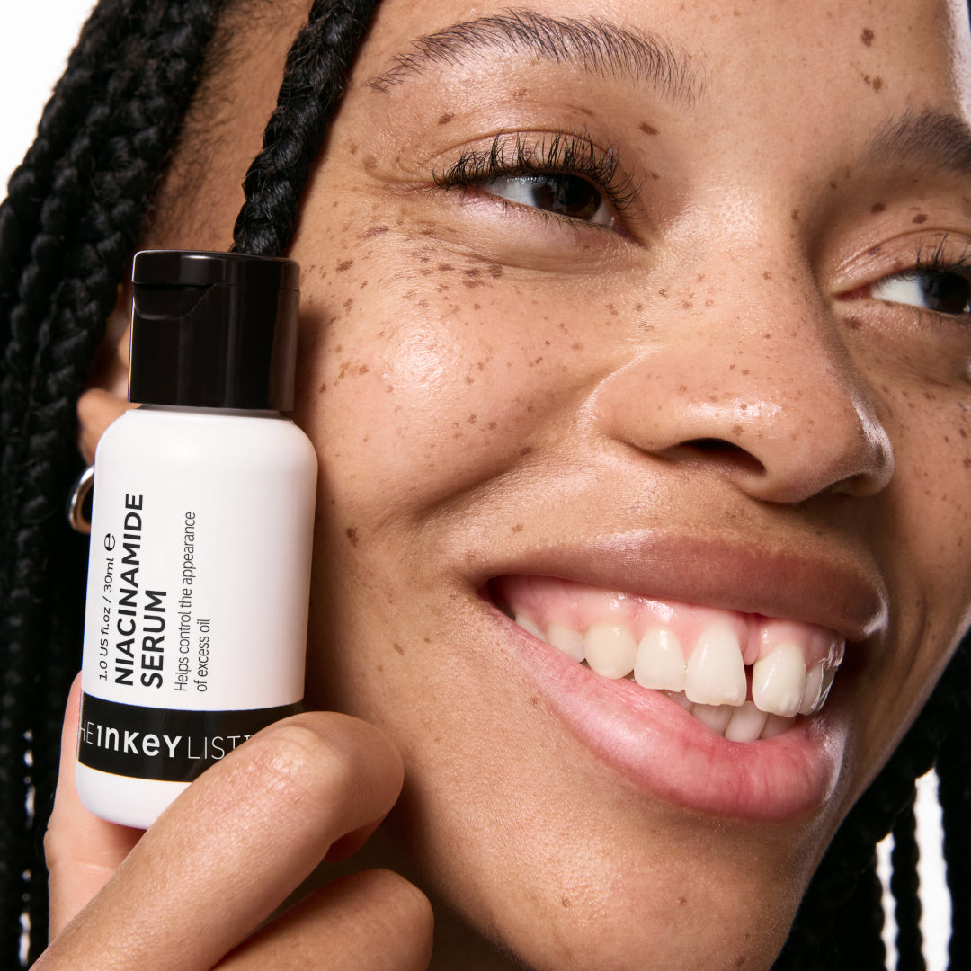 10-niacinamide-serum-duo-k2 Model01_d6be0920-41bd-4df2-8281-5a1face2e177.jpg