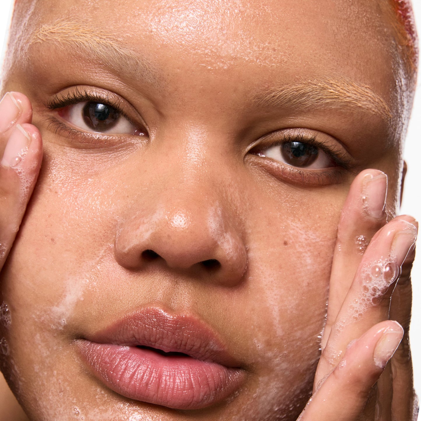 salicylic-acid-cleanser-duo-b4 Omega50_Model_2000x2000-1_ce0a3018-d6f0-4ed9-a17d-0096b80b29f6.jpg