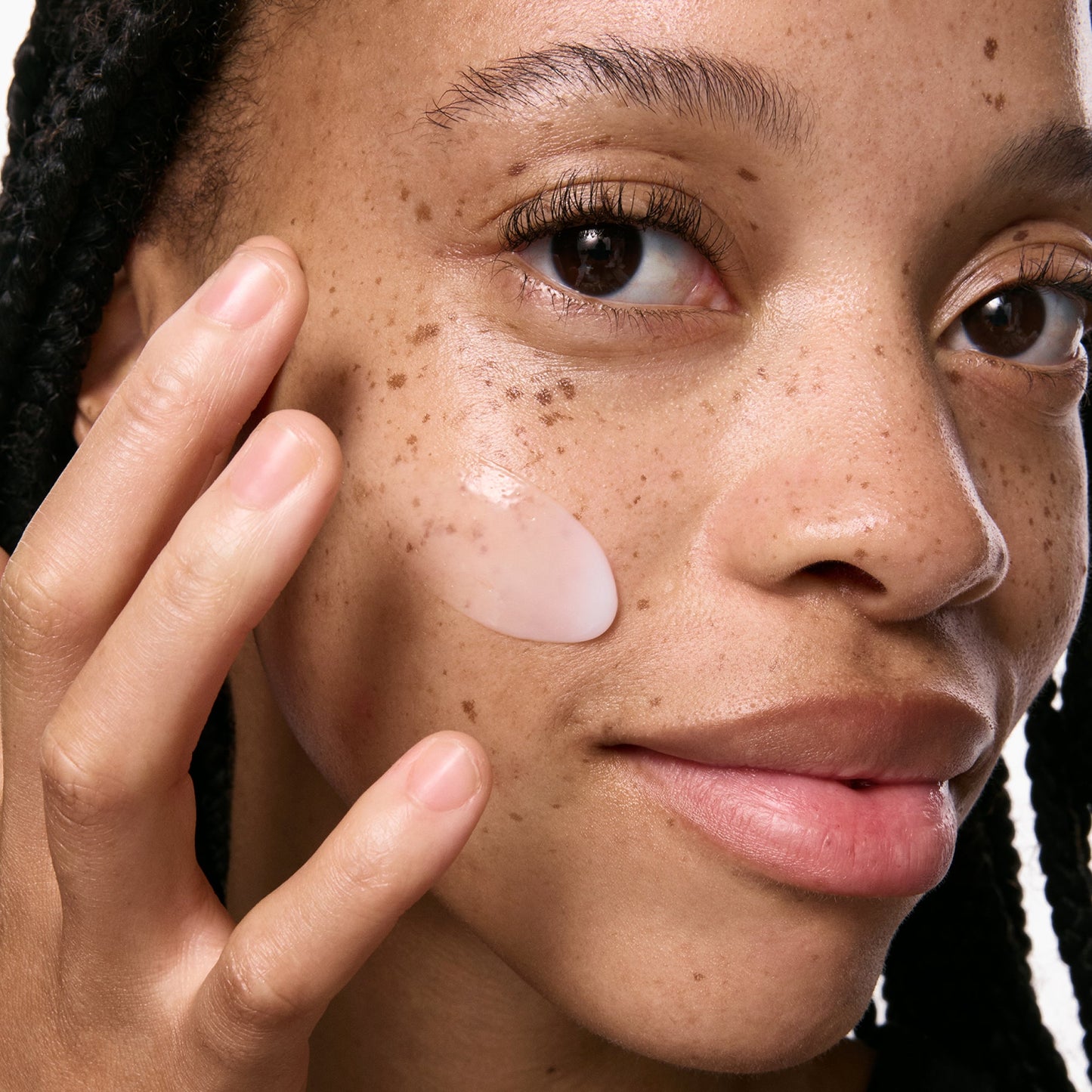 vitamin-b-c-and-e-moisturizer-h6 VitBC_E_ModelGoopMacro_2000x2000_bc64d363-139d-4699-88a9-2e0b1942763a.jpg